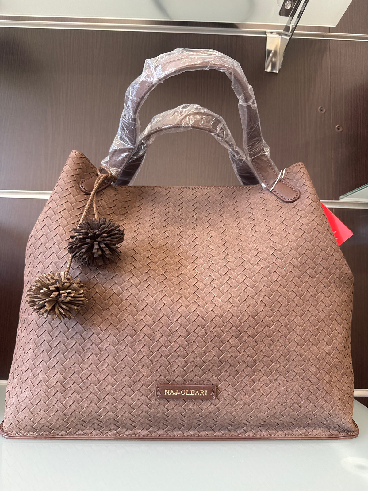 Borsa a Mano / Shopper Intrecciata Naj-Oleari con Ciondoli Pon-Pon